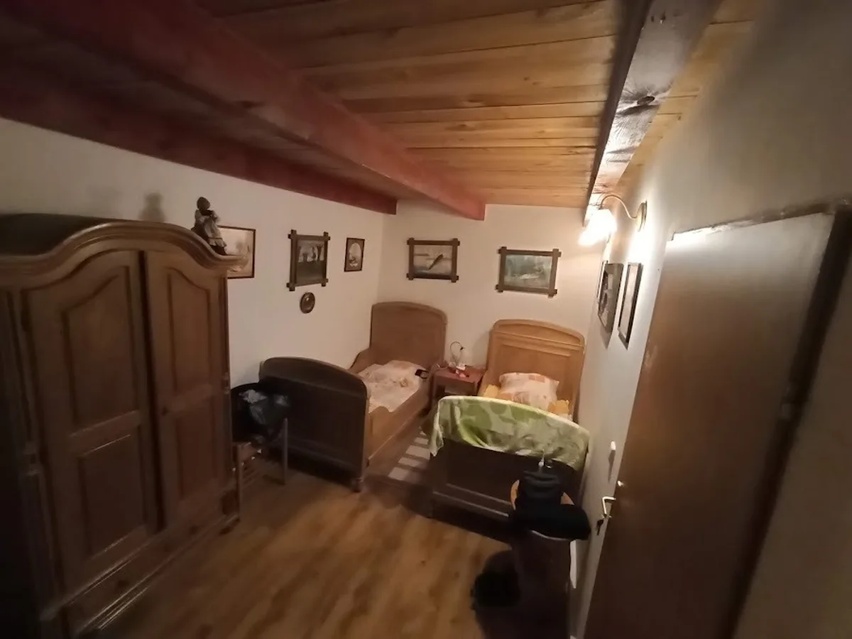 Przytulny pokój dwuosobowy w stylu rustykalnym