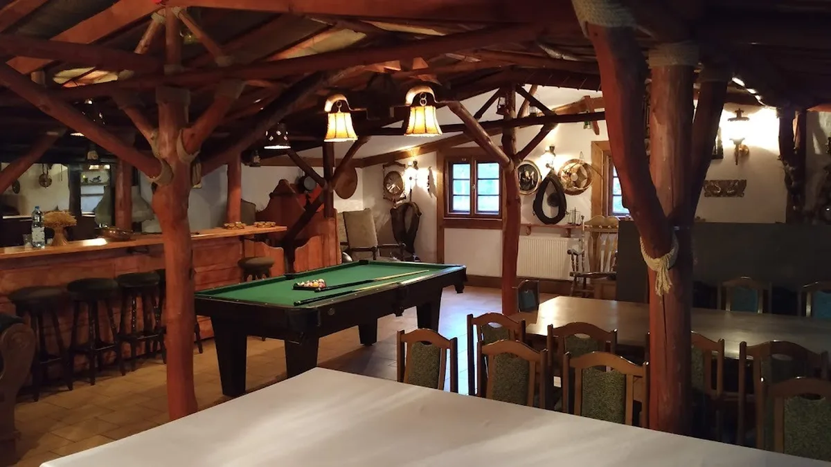 Sala z bilardem i barem