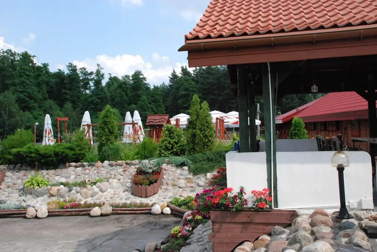 Ogród z altaną i parasolami AgroFarma Gołaszewo