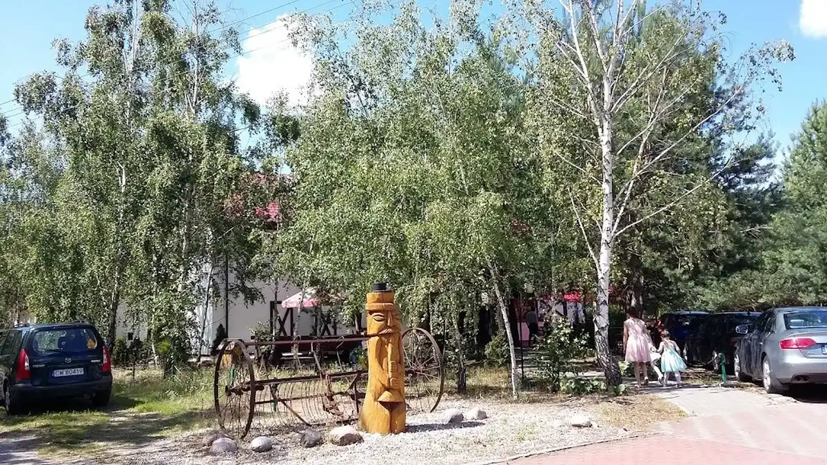 Wejście do AgroFarma z ozdobami