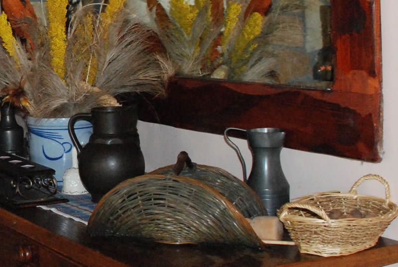 Rustykalne dekoracje — dzbanki ceramiczne