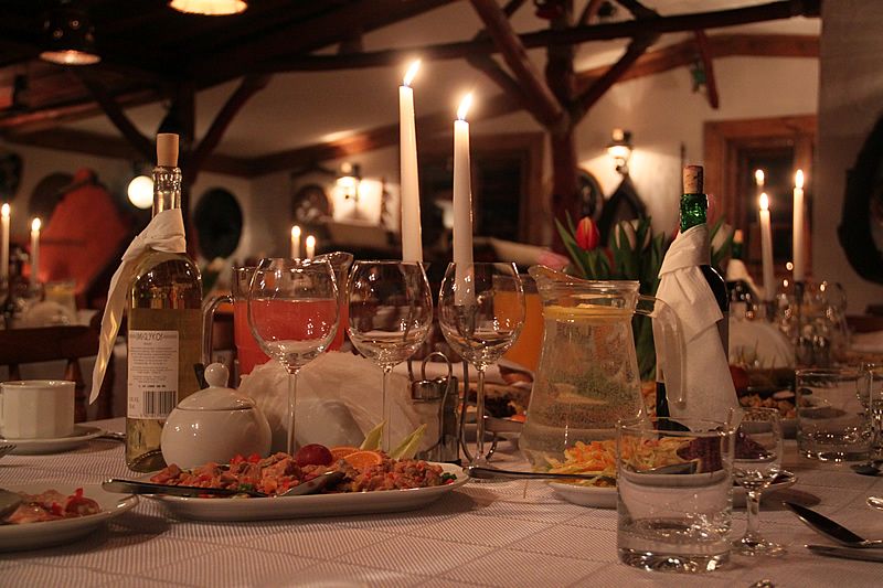 Romantyczna kolacja przy świecach